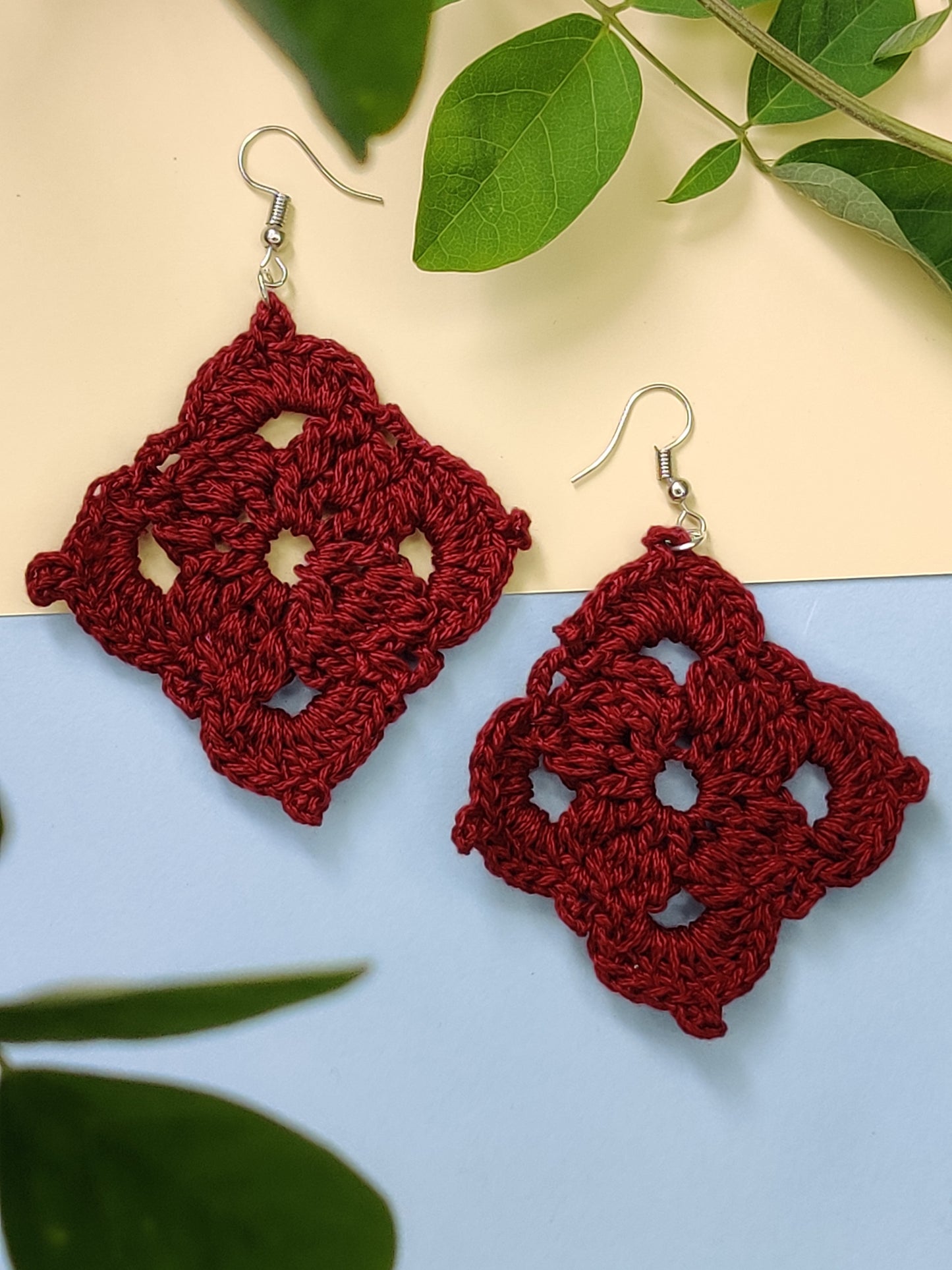 Maroon star shape crochet earrings