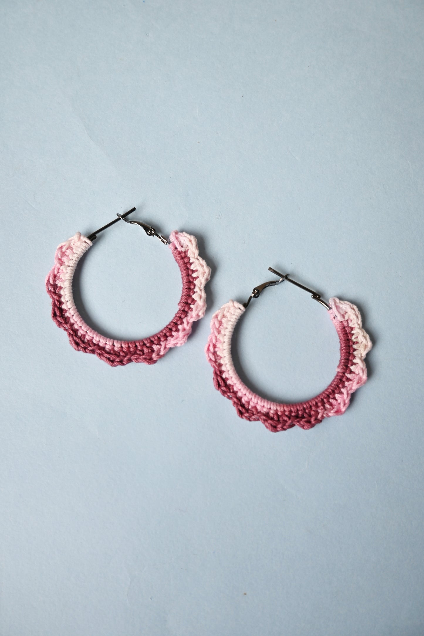 Mauve tinted small crochet Earrings